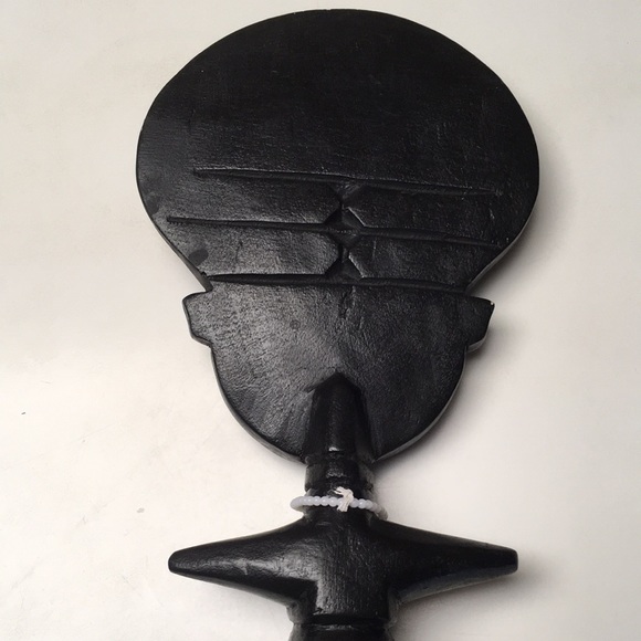 Wood African Statue Hand Made Decorated with Shells - Picture 8 of 8